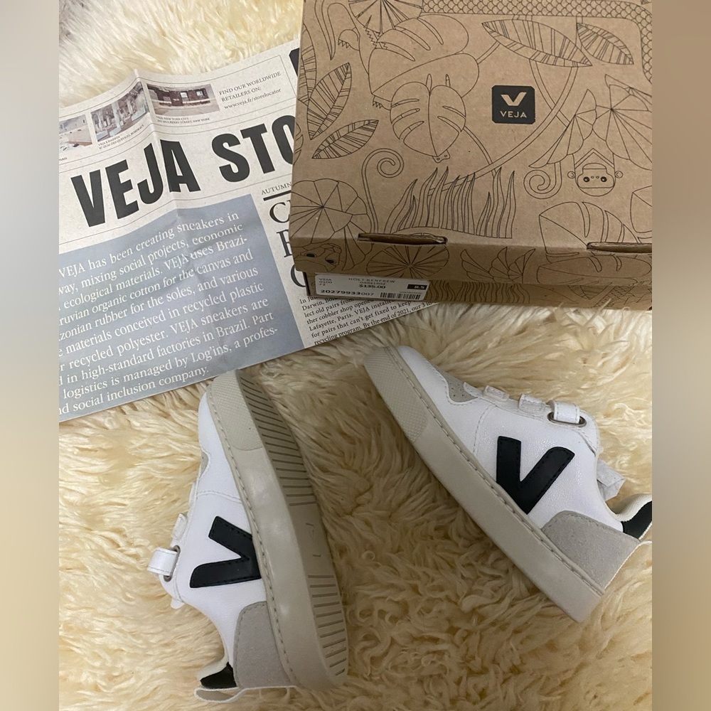 Brand New Veja Sneaker
